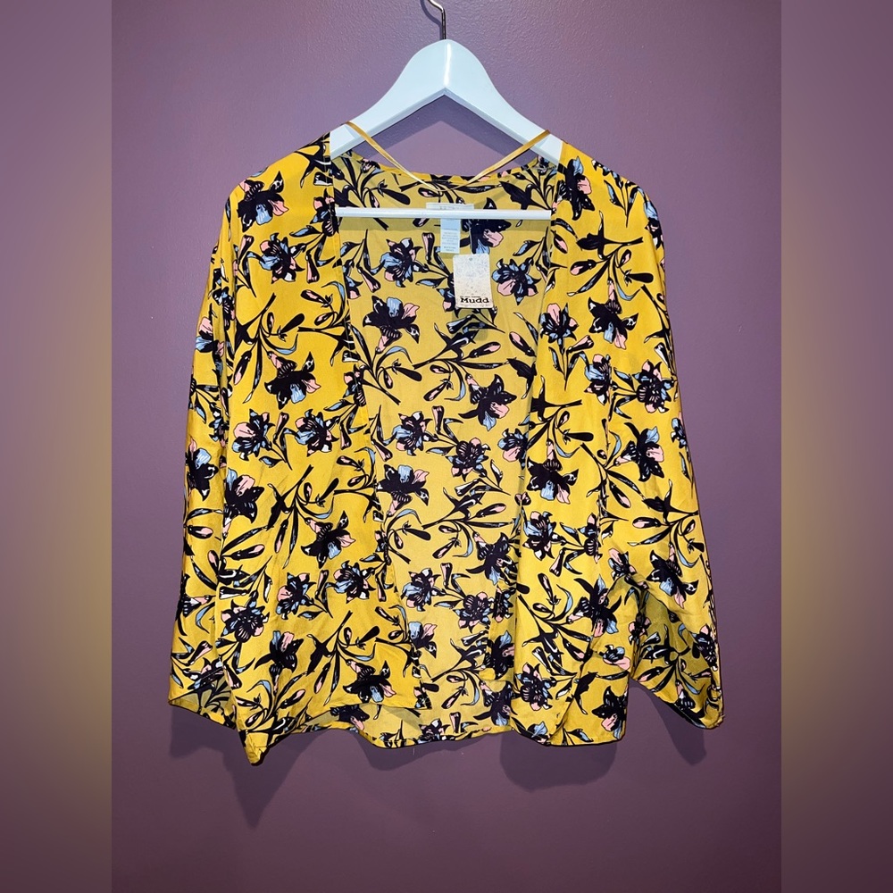 TAGS ATTACHED MUDD YELLOW FLORAL PATTERNED BLOUSE